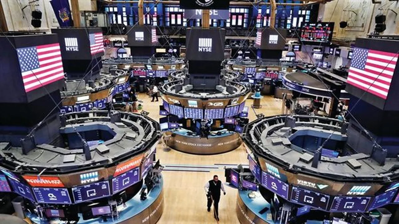 تراجع مؤشر وول ستريت 213 نقطة متأثراً بتصاعد توتر الشرق الأوسط